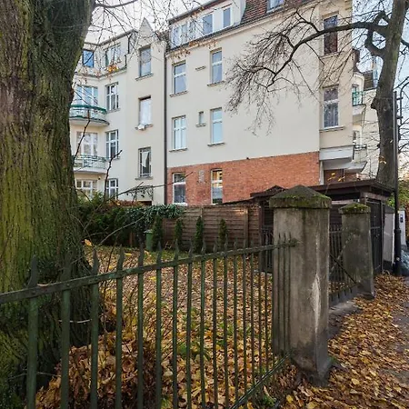 Апартаменти Blekitny Wieloryb Przy Plazy, Molo, Idealny Dla Podroznikow *