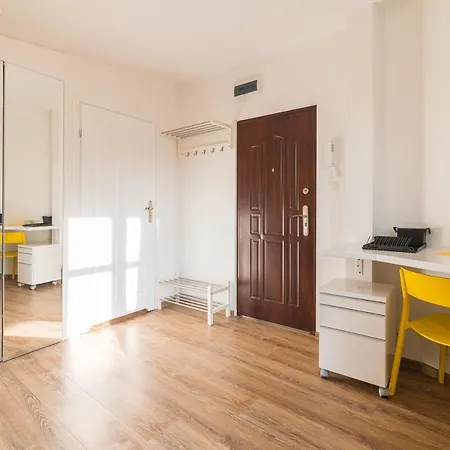 Blekitny Wieloryb Przy Plazy, Molo, Idealny Dla Podroznikow Сопот