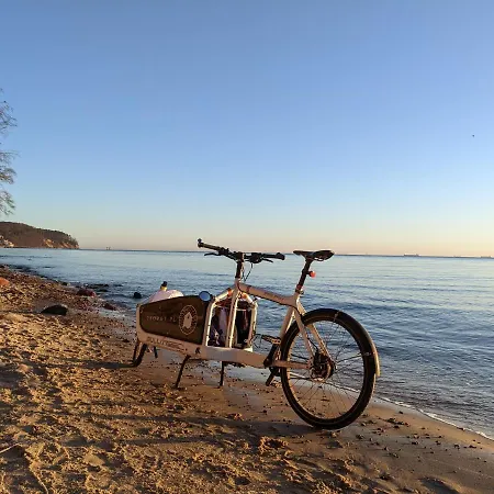 Blekitny Wieloryb Przy Plazy, Molo, Idealny Dla Podroznikow Сопот