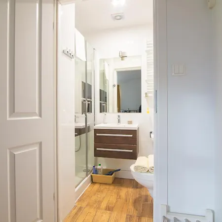 Apartment Blekitny Wieloryb Przy Plazy, Molo, Idealny Dla Podroznikow