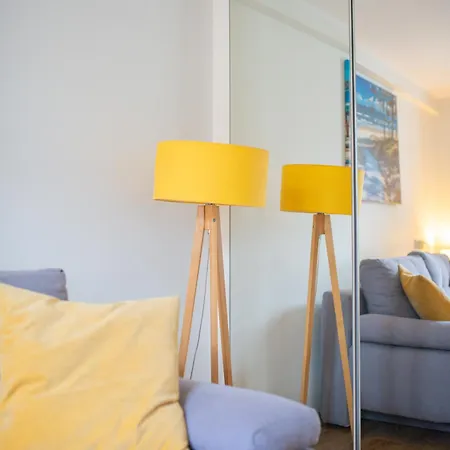 Apartment Blekitny Wieloryb Przy Plazy, Molo, Idealny Dla Podroznikow
